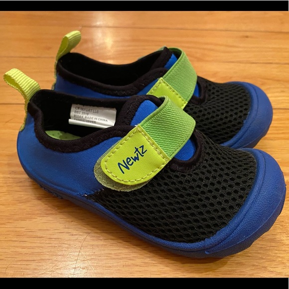 Newtz Other - Newtz toddler boy water shoes size 7-8c